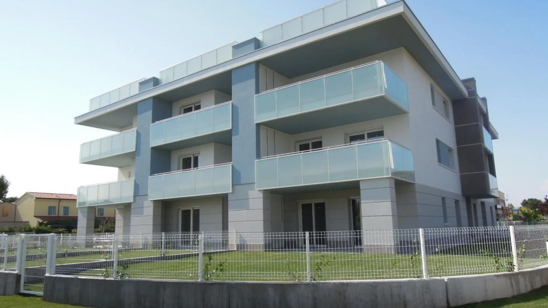Bright And New Apartment Between The Beach And The City Center Bibione 0*,